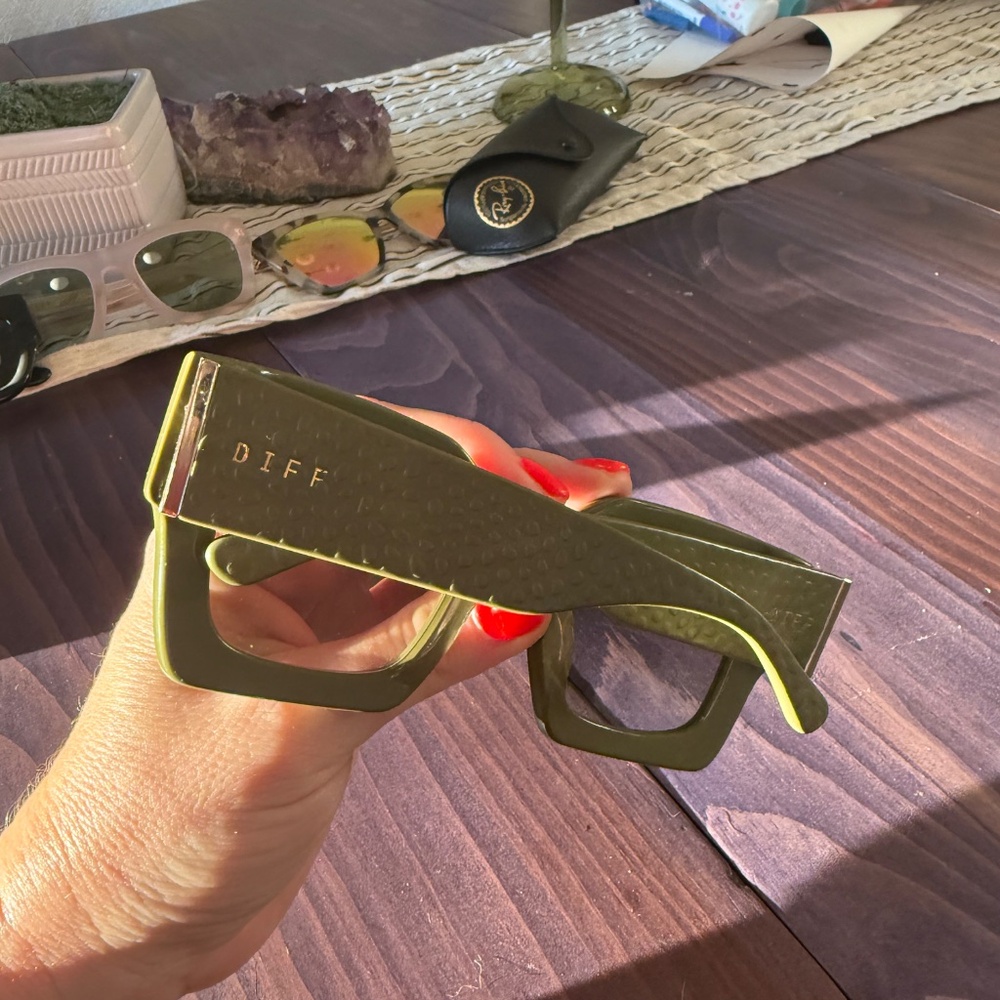 Diff Damiella Python Sunglasses In Olive Green - image 4